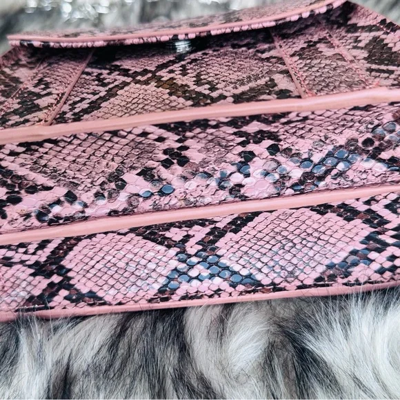 Zara Mini Pink Crossbody Bag with Snakeskin Pattern - Picture 3 of 4